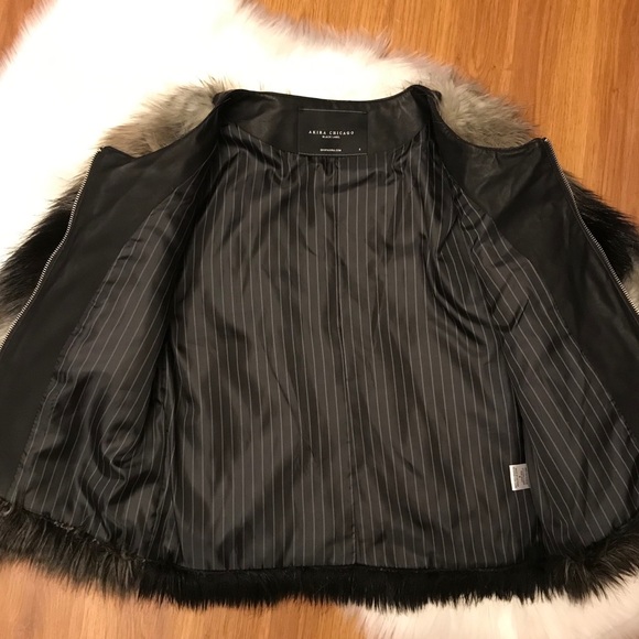 🌹AS IS 🌹Akira Chicago Black Label Faux Fur Jacket - Picture 4 of 11